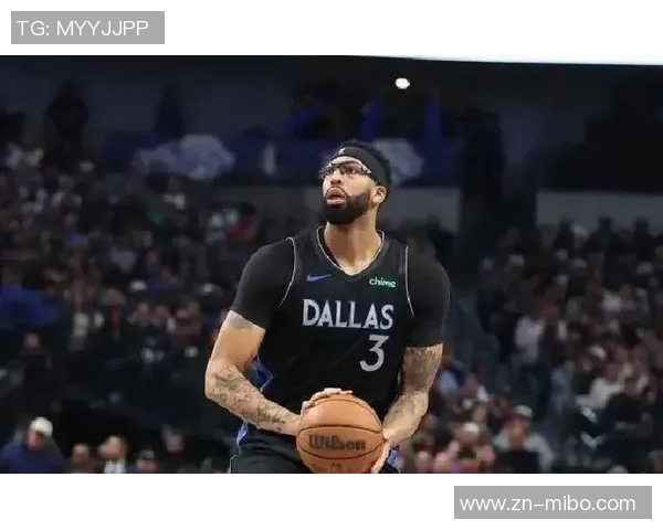 戴维斯左手受伤正在咨询多方专家以确定最佳治疗方案